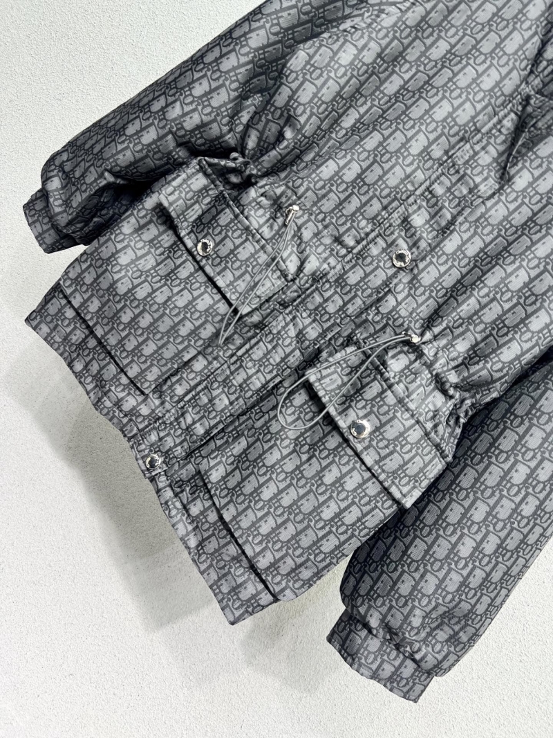 chr1st1an D10r outwear